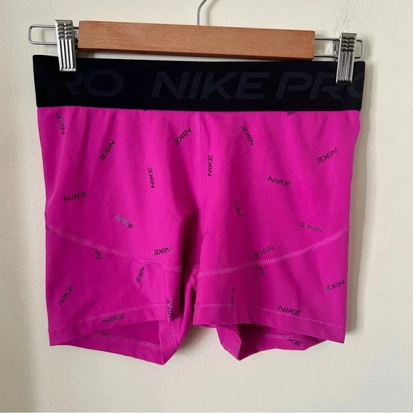 Nike Pro 3" Training Shorts Pink Size M - Picture 1 of 8